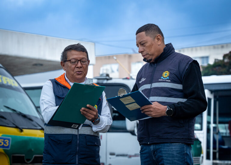 Secretaría de Tránsito inspeccionó cerca de 100 vehículos de servicio público en Popayán